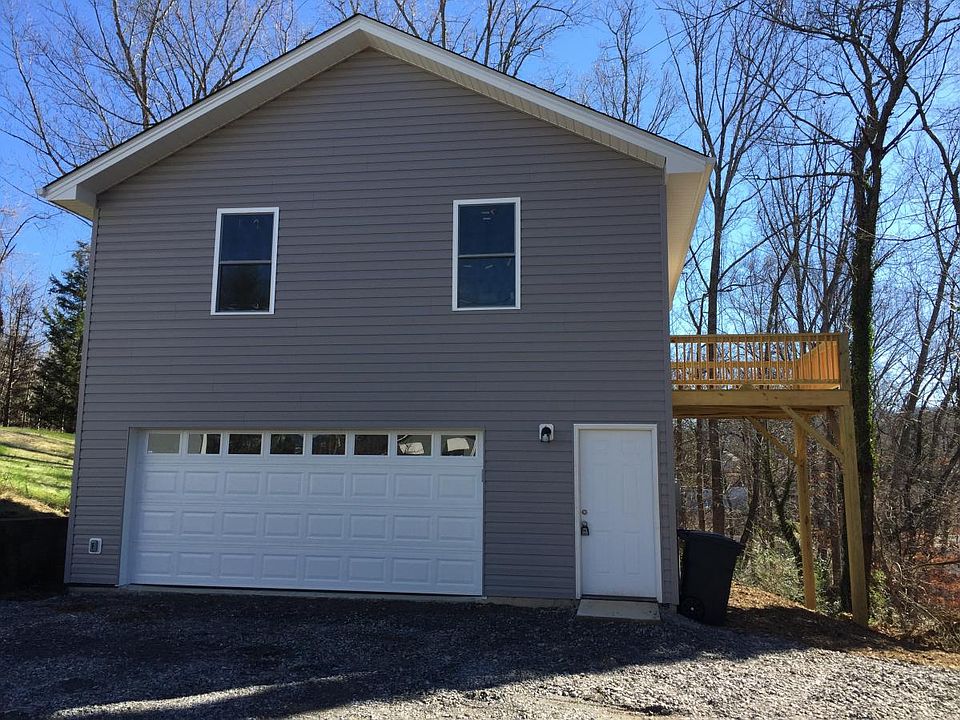 Approach from private drive.