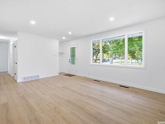 5th image of 34 Ottawa PLACE