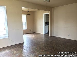 3rd image of 317 W Southcross Blvd