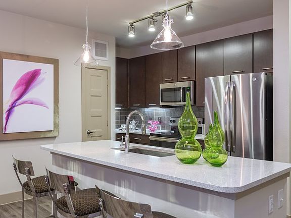 2nd image of 2823 E Mlk Blvd APT 2323