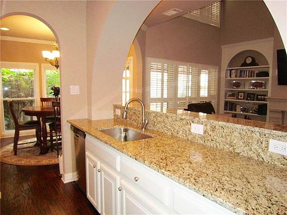 5th image of 4516 University Blvd APT A