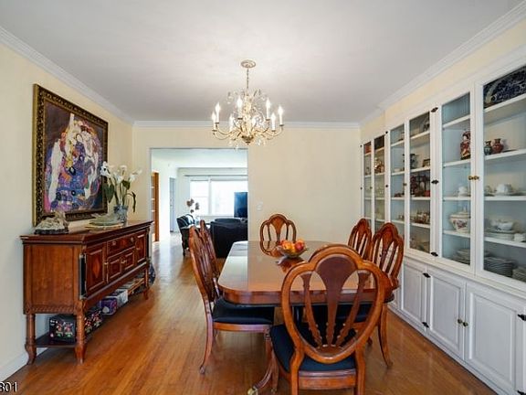 5th image of 409 Wyoming Ave