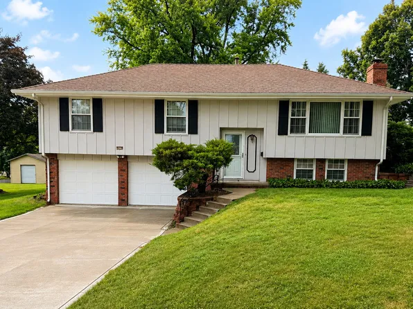 9915 Pinkney St, Omaha, NE 68134