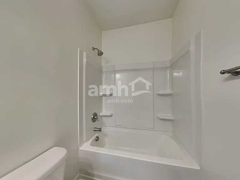 137 Caledonia Dr — Photo 18
