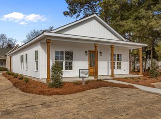 206 S Wall St, Benson, NC 27504