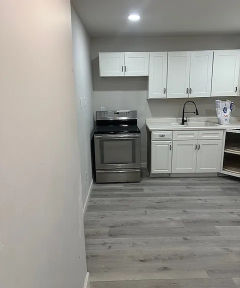 12 Railroad Ave — Photo 3