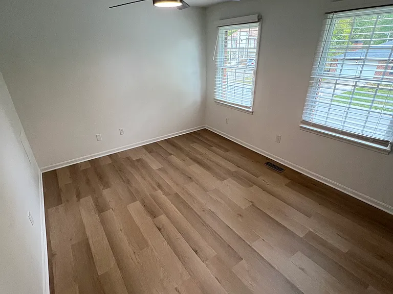 429 Westwood Dr #4 — Photo 28