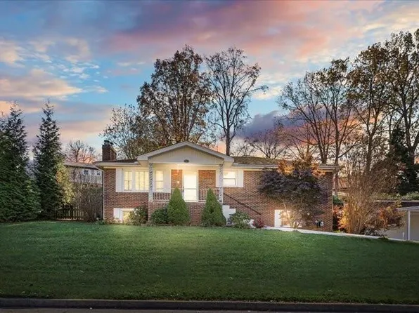 176 Milburn Dr, Bristol, VA 24201