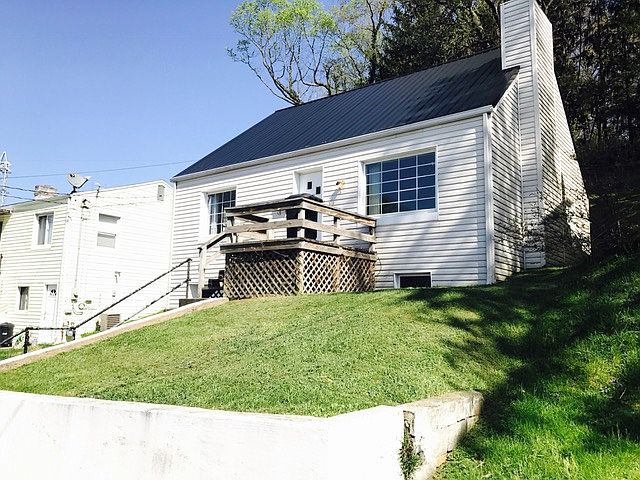 1st image of 235 Sunset Dr