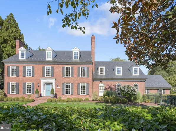 6009 Highland Dr, Chevy Chase, MD 20815
