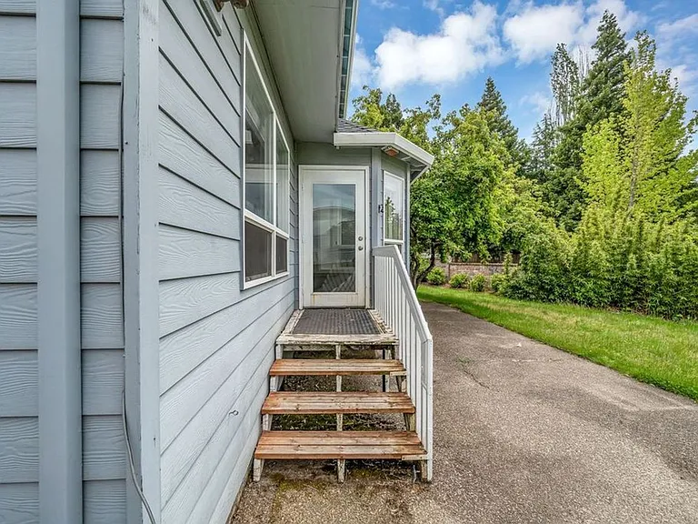 16742 NW Dublin Ct — Photo 43