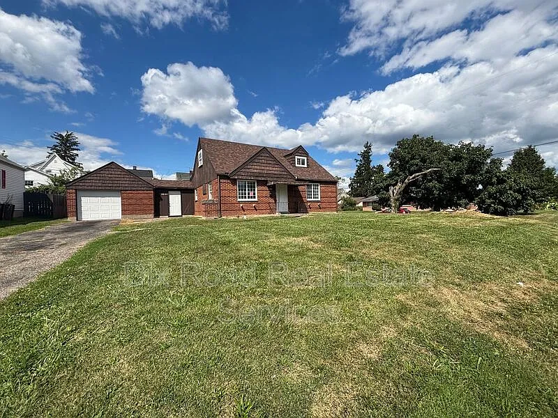 3 bed, 1.0 bath, 1253 sqft, $1,095 — Photo 3