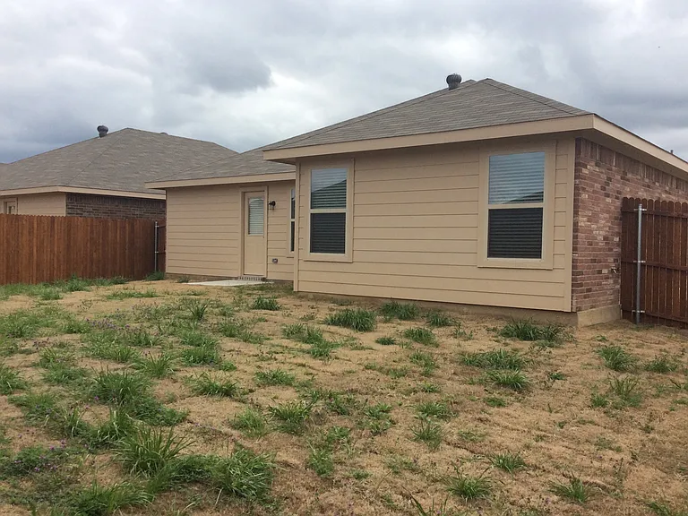 2824 Stonewall Ln — Photo 12