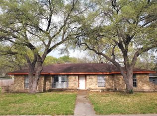 1018 Westlake Dr, Desoto, TX 75115