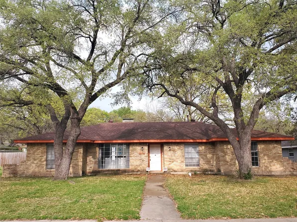 1018 Westlake Dr, Desoto, TX 75115