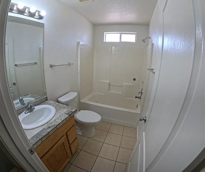 1675 E Segovia Way — Photo 16
