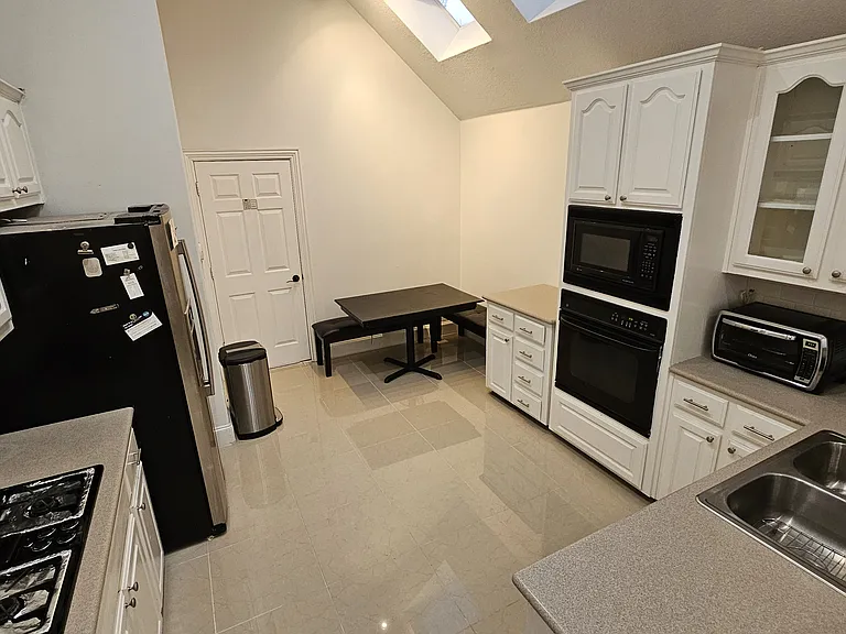 8207 Persimmon St — Photo 16