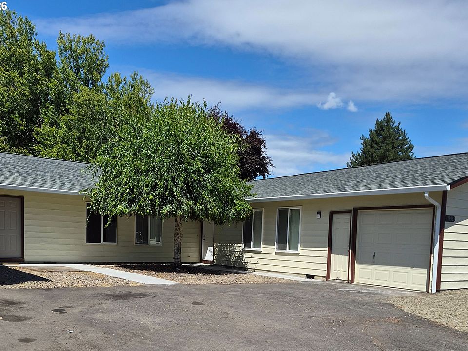 1st image of 1833 NE Barberry Dr