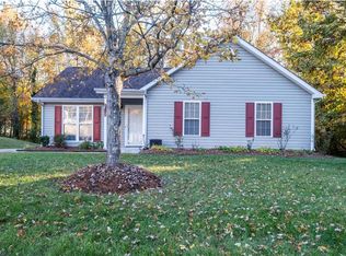 827 Banner Oak Ct, Greensboro, NC 27406