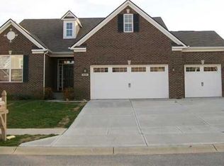 6107 Mountain Hawk Dr, Zionsville, IN 46077
