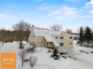 3237 Valley Spring Rd, Mount Horeb, WI 53572