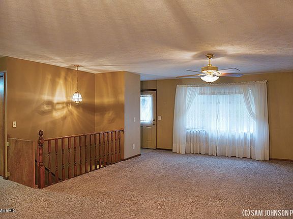 3rd image of 669 Amberwood Dr SW #15