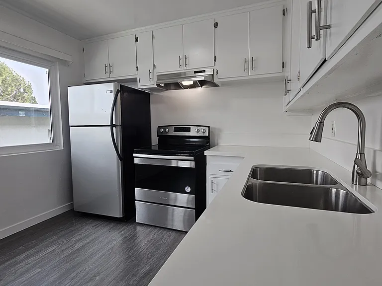 6823 Variel Ave #5 — Photo 13