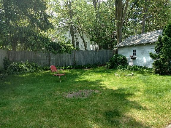 4th image of 1158 Hollywood St NE