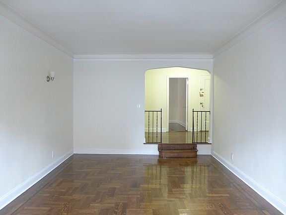 3rd image of 1620 Caton Ave APT 2B