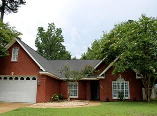 129 Drake Cir, Columbus, MS 39702