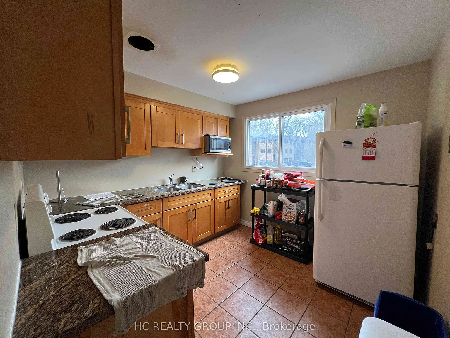 5 bed, $2,100 — Photo 2