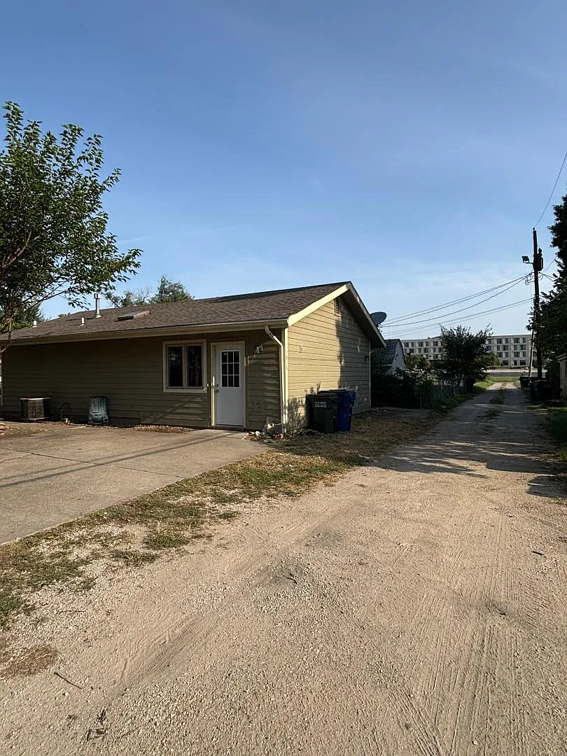 1818 Arkansas St — Photo 4