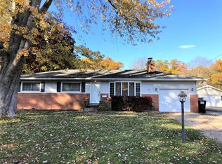 2112 Garland Dr, Norton Shores, MI 49441