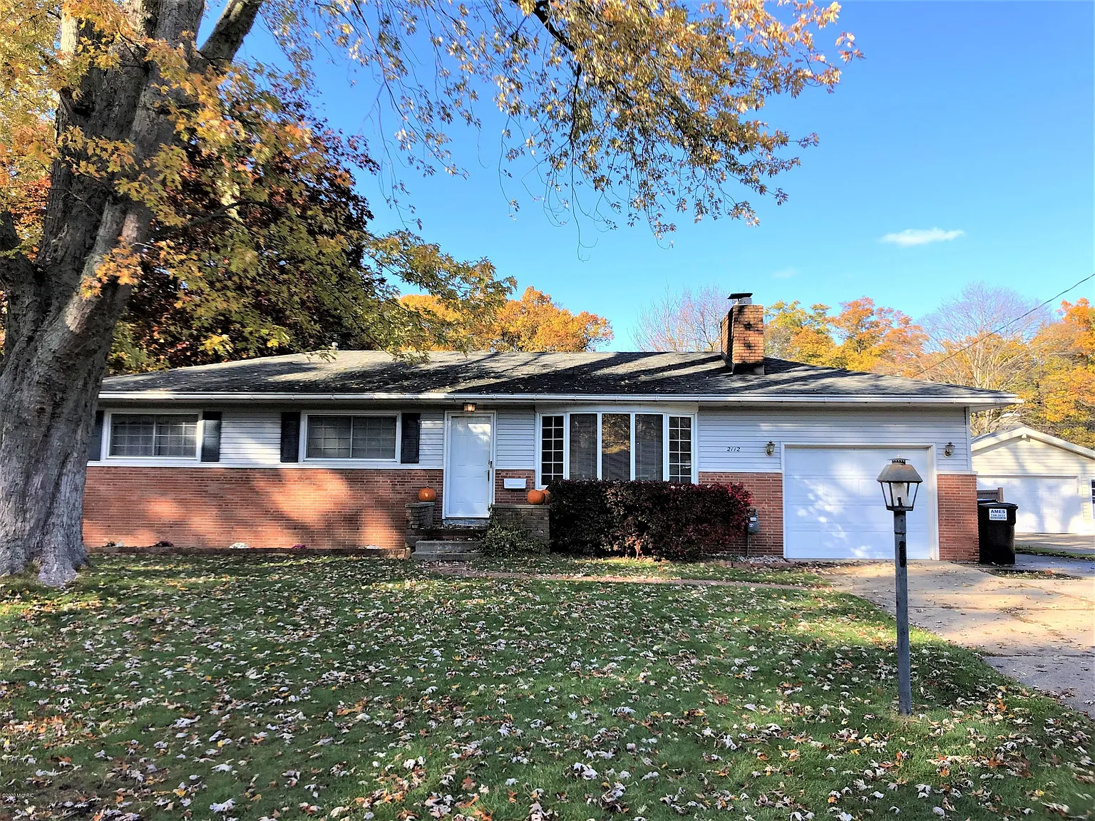 2112 Garland Dr photo 1