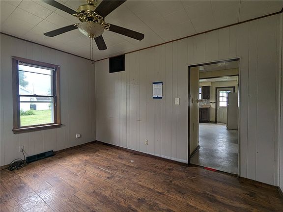 3rd image of 711 Kinnane Ave