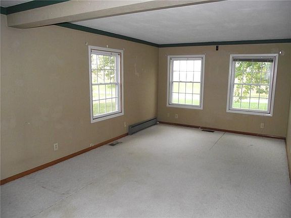 5th image of 634 N 1500 St