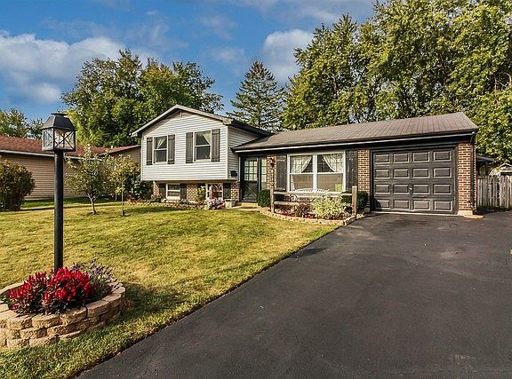 2nd image of 8230 N Carrolton Ct