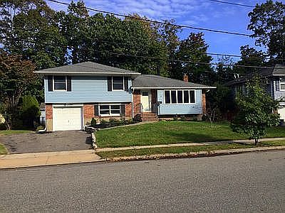 1st image of 17 Wood Dr