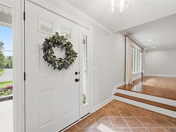 4th image of 11 Rolling Hills Dr