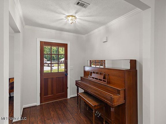 5th image of 170 Pear Orchard Dr