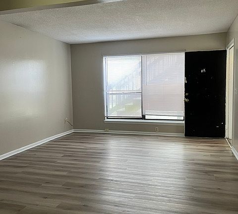 5th image of 106 W Pecan Rd #6A