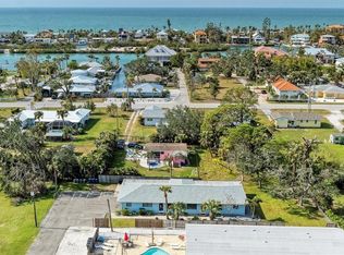 401 Shore Rd, Nokomis, FL 34275