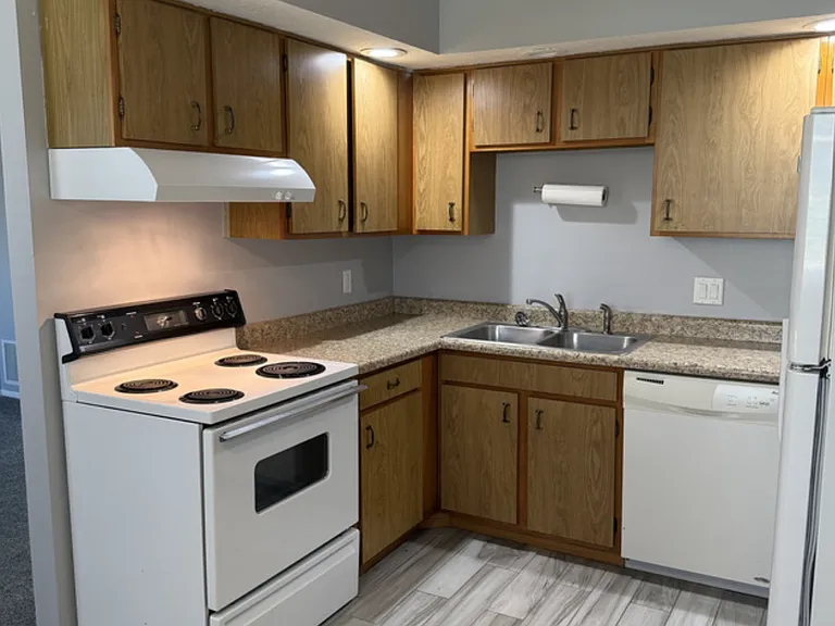 3405 Holiday Ct — Photo 6