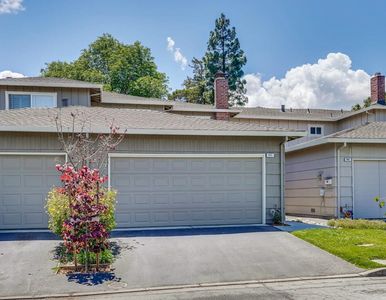 411 Lotus Ln, Mountain View, CA, 94043