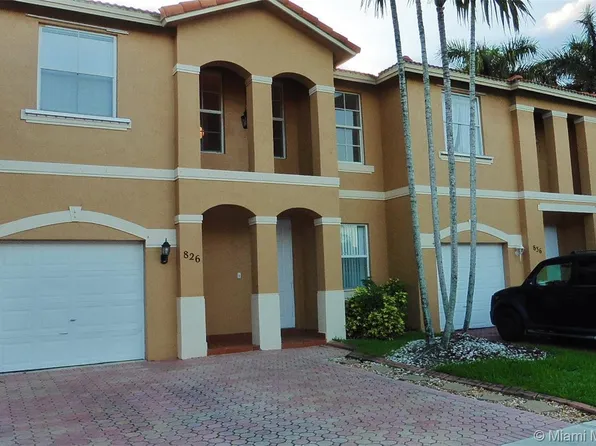 826 NW 135th Ter, Pembroke Pines, FL 33028
