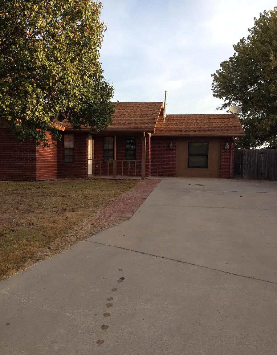 3 bed, 1500 sqft, $1,500 — Photo 1