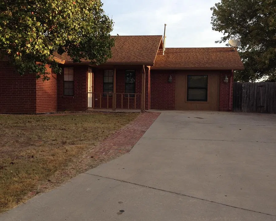 313 Crestview Dr
