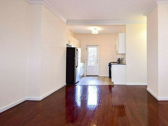 5th image of 1761 Dean St #1