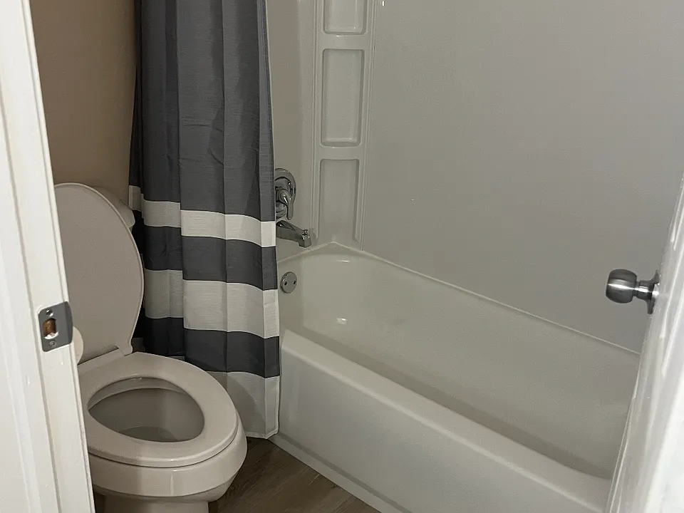 Bath tub | Toliet