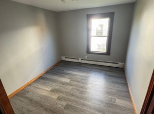 40 Harris St APT 1, Webster, MA 01570